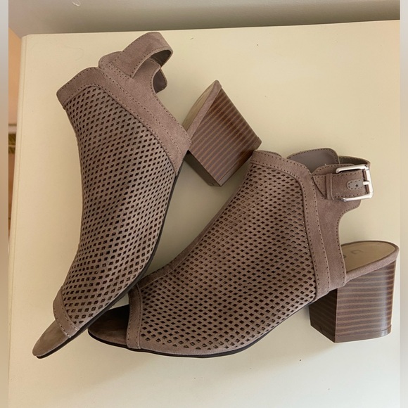 UNISA Tan Casual Open Toe Ankle Booties Sandals UnoPalo Womens size 8.5 - Picture 4 of 5